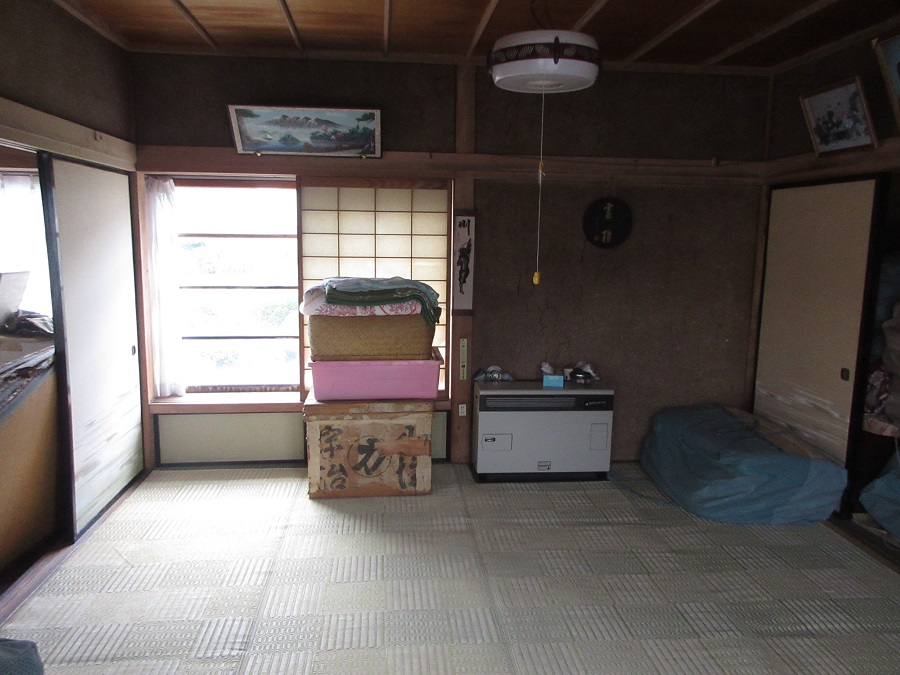 1960s wood house, 12-min walk to station, Iwate