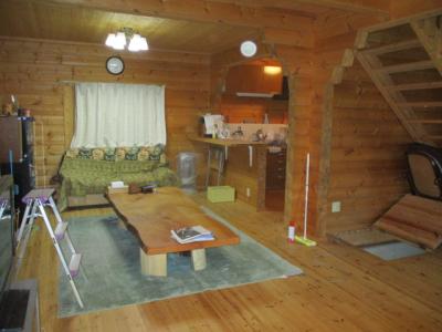 23-year-old authentic log house! Excellent condition, highly recommended property!