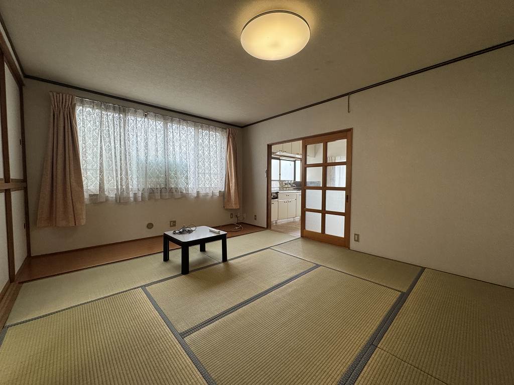 1970s wood house, 11-min walk to station, Nagano