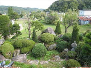 1960s wood house on a large plot in Nagano