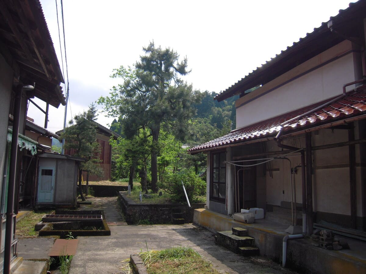 1920s wood house with storehouses in Hyogo