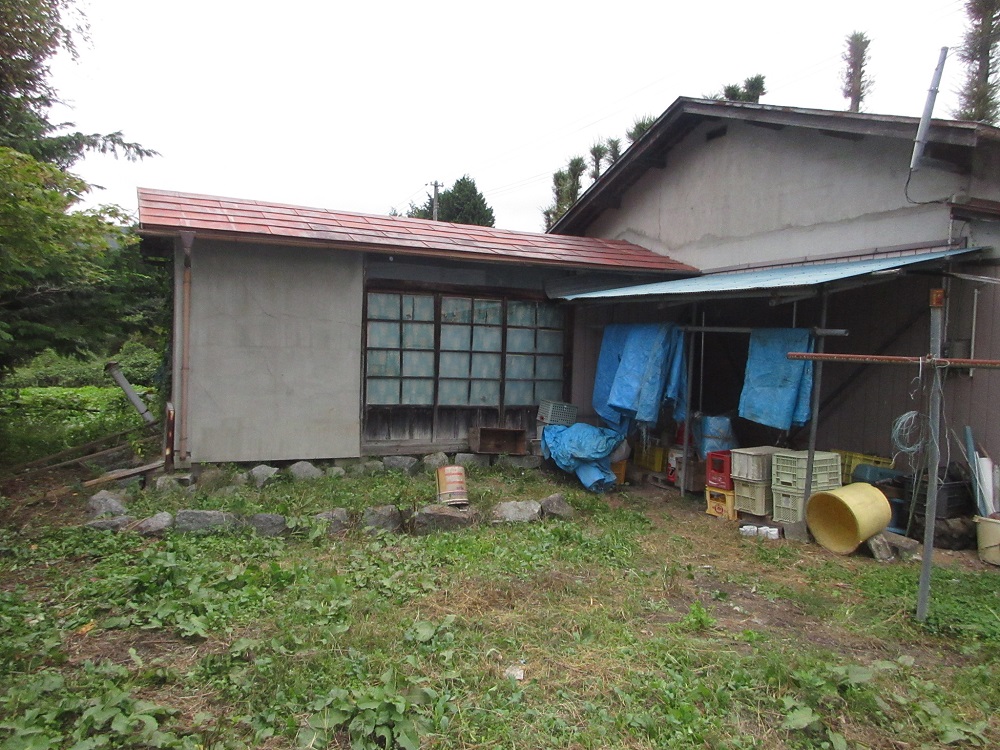 1960s wood house, 16-min walk to station, Iwate