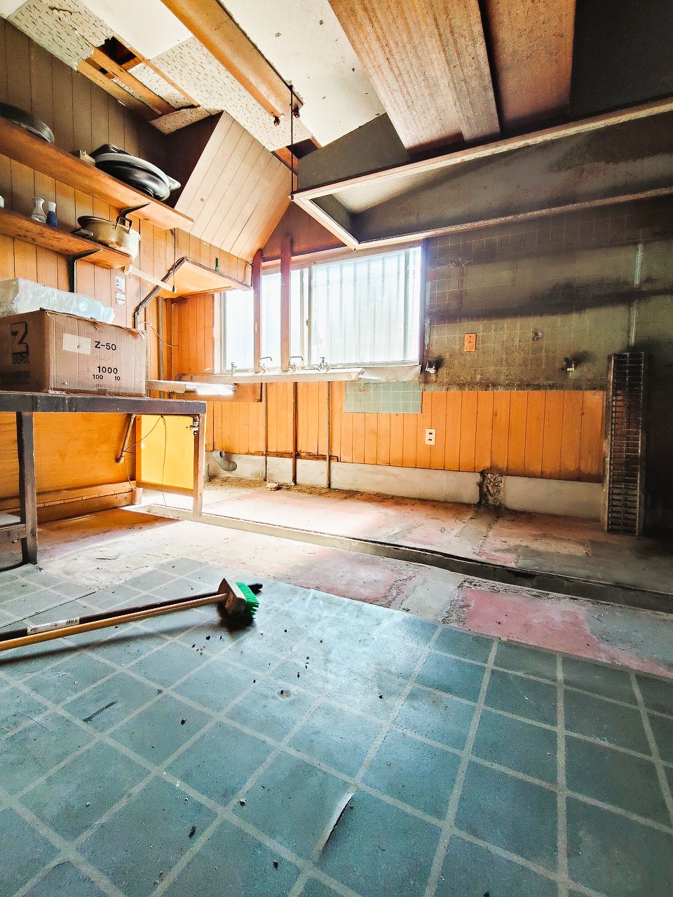 1970s steel-frame house in Ehime