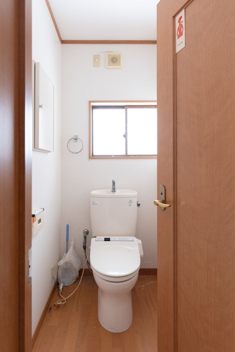 1980s wood house on a large plot in Yamagata
