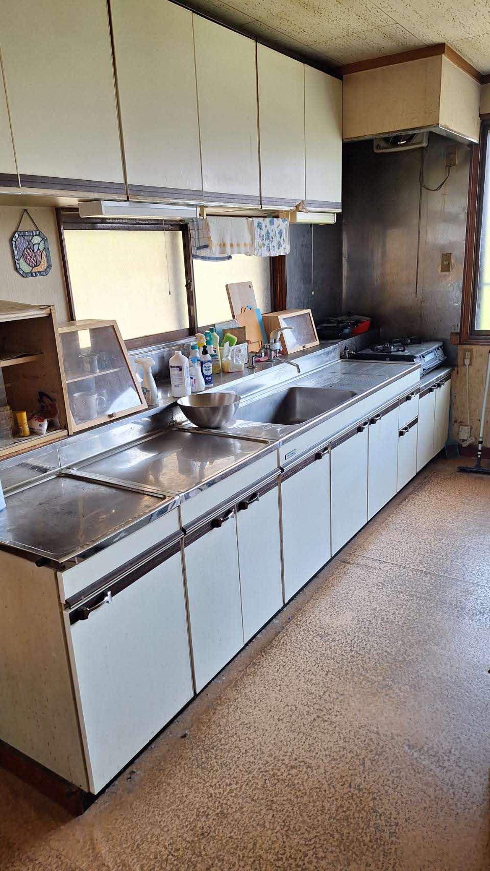 1960s wood house on a large plot in Iwate