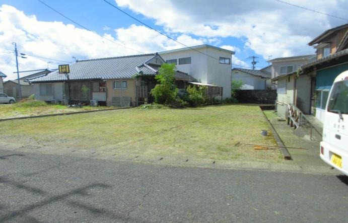 1970s wood house, 5-min walk to station, Izumi, Kagoshima