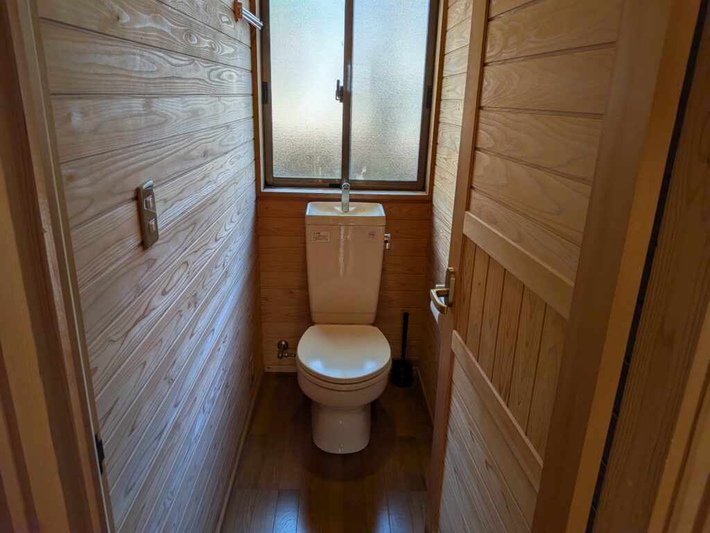 2000s wood house on a large plot in Nara