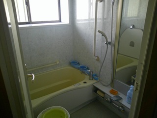 1960s wood house, 19-min walk to station, Ehime