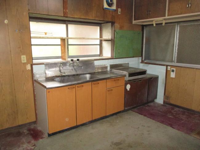 1960s wood house, 17-min walk to station, Okayama