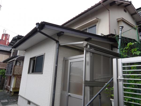 1970s wood house, 5-min walk to station, Ehime