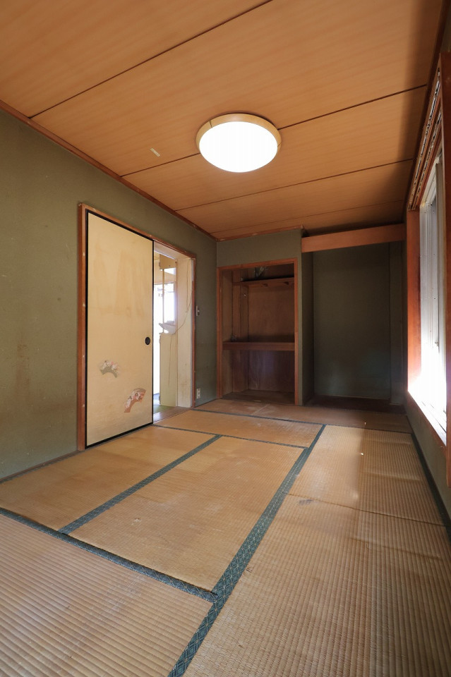 1970s steel-frame house, 11-min walk to station, Tochigi