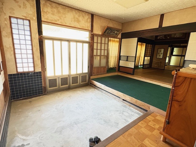 1980s house on a large plot in Yamanashi