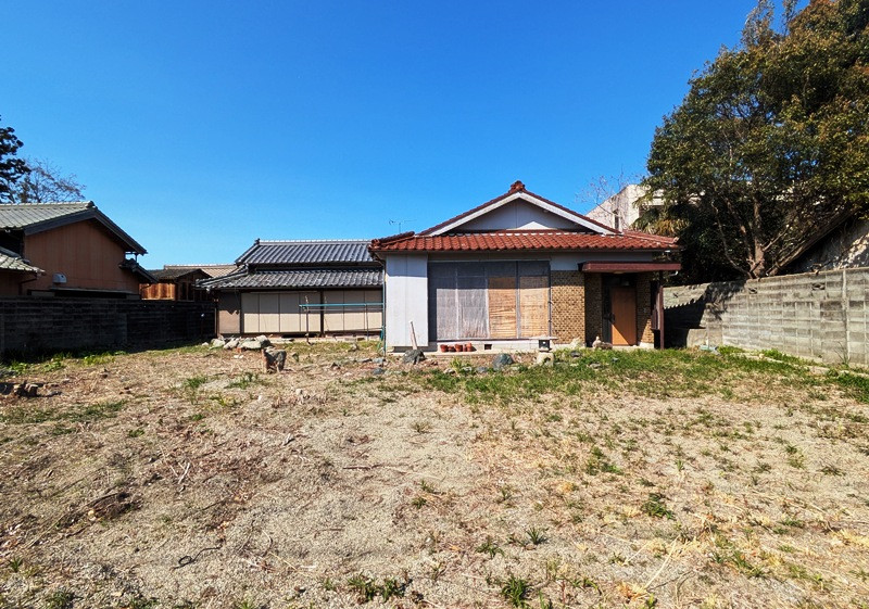 House on a large plot in Matsusaka, Mie