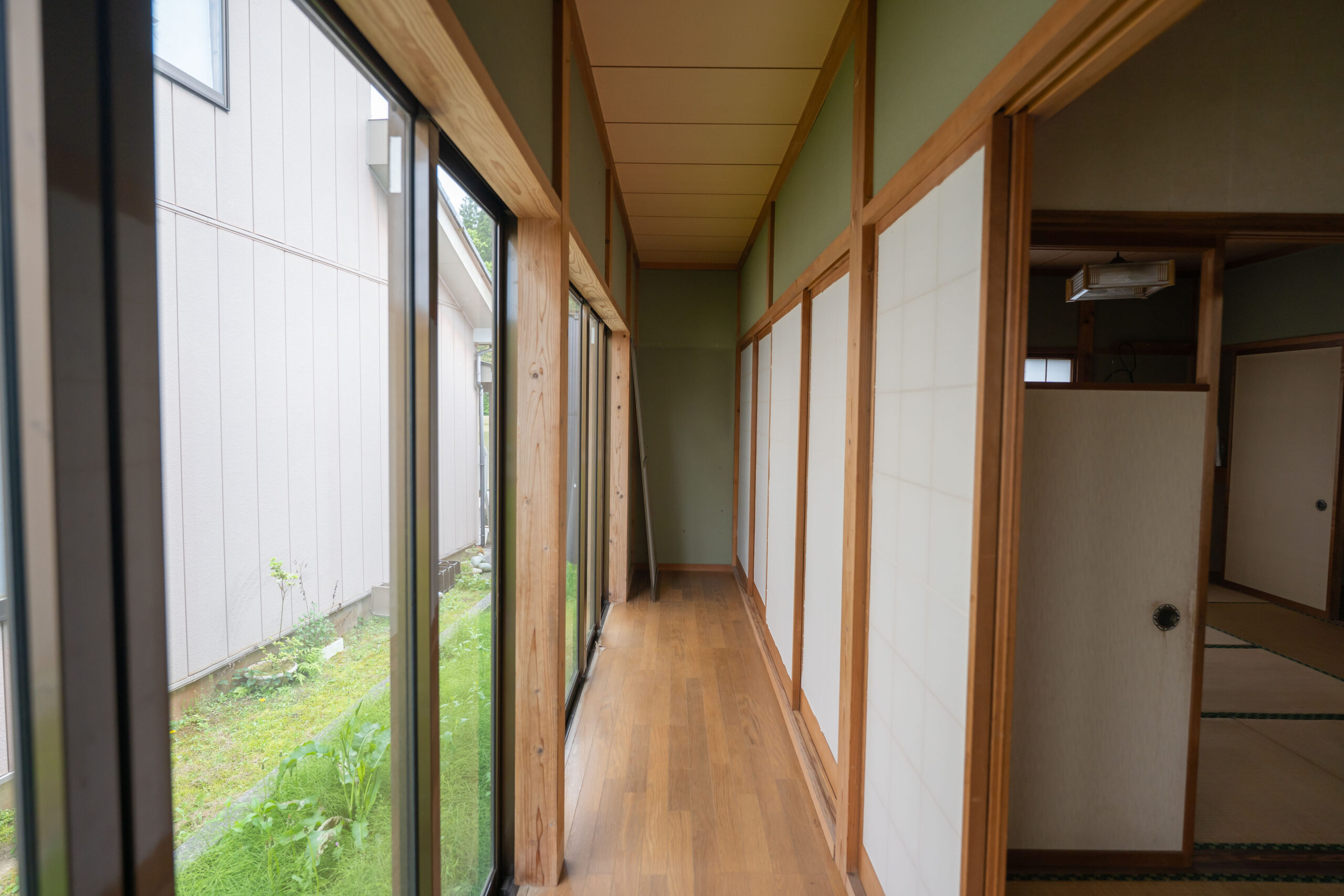 2000s house in Himi