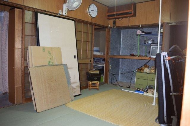 1960s wood house in Kochi
