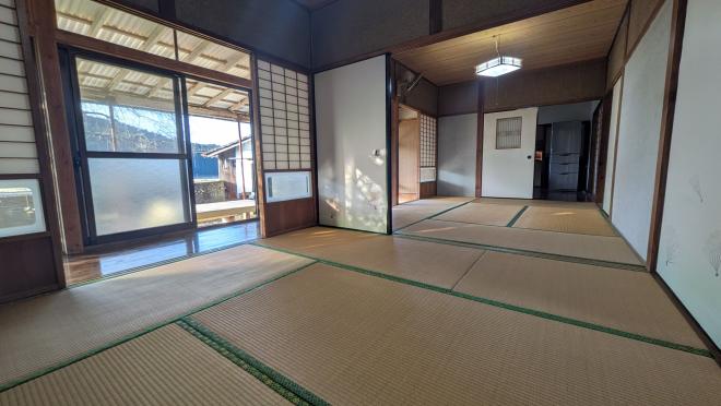 1960s wood house on a large plot in Hioki, Kagoshima