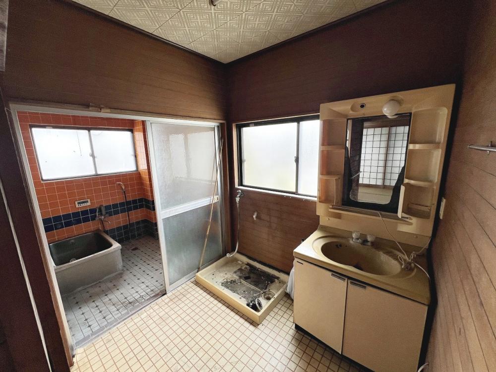 1980s concrete house in Kanoya