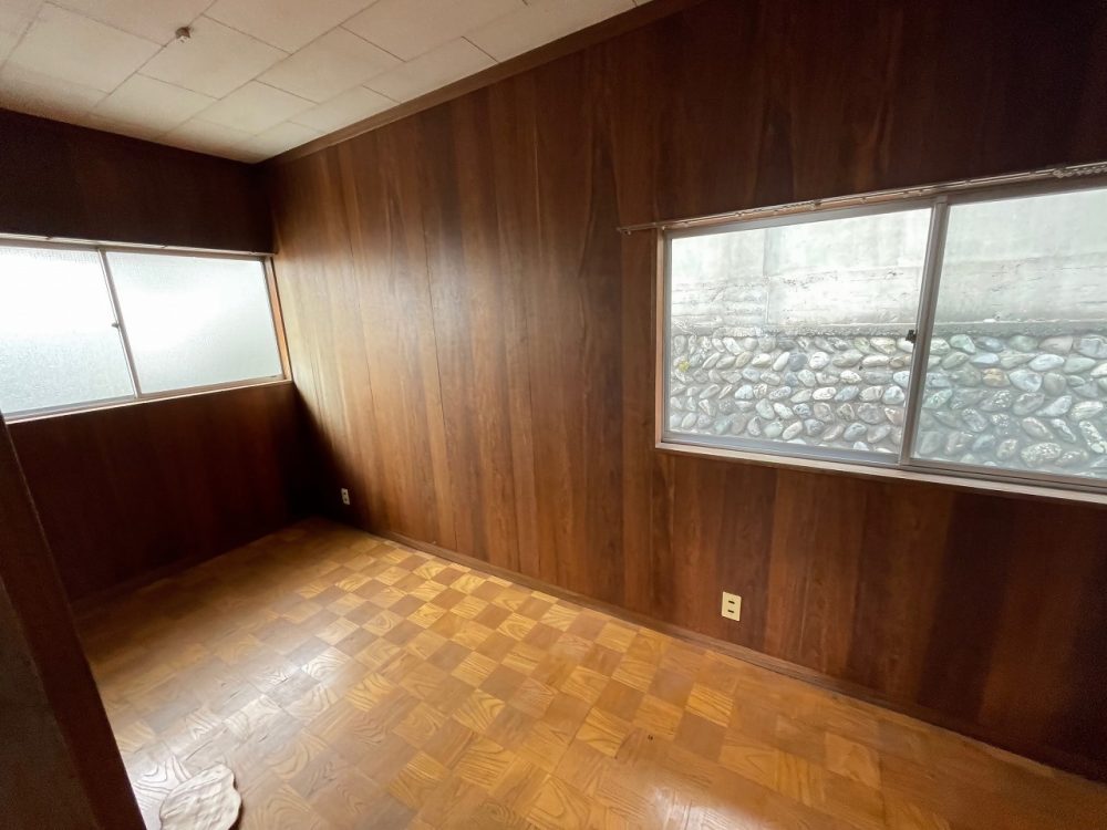 1970s wood house, 17-min walk to station, Shizuoka