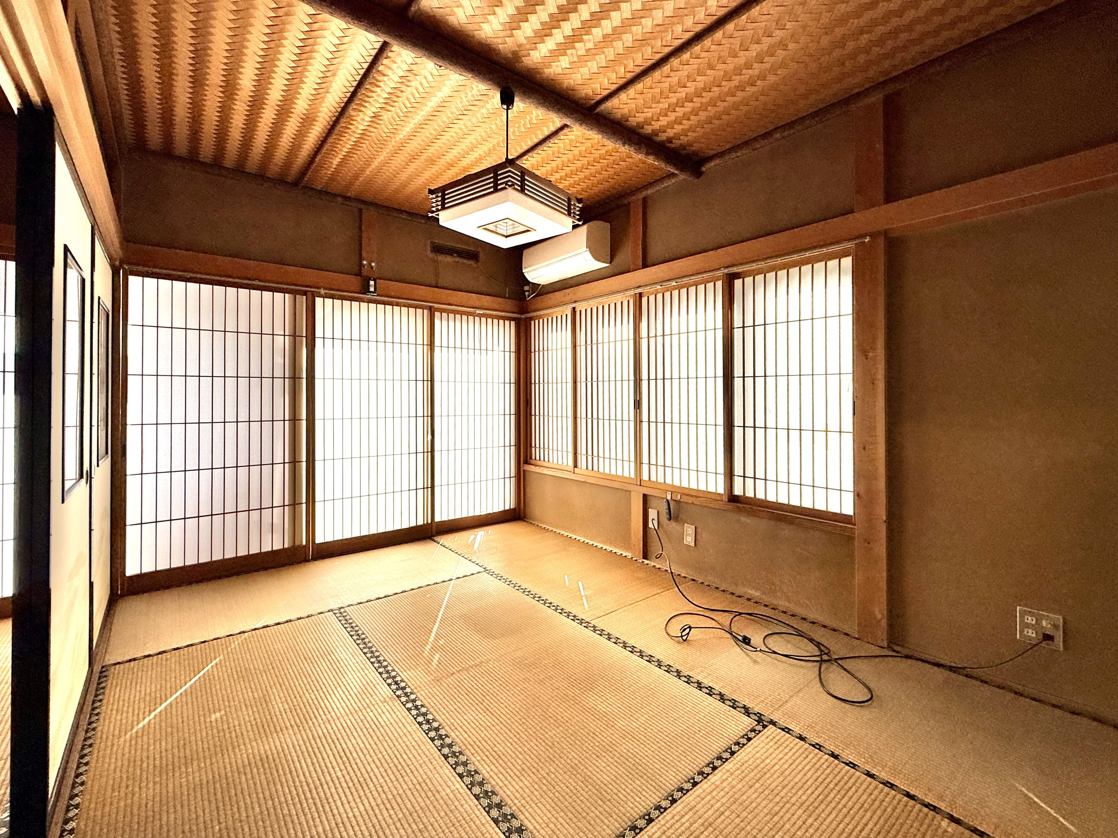 1980s wood house, 9-min walk to station, Nagano