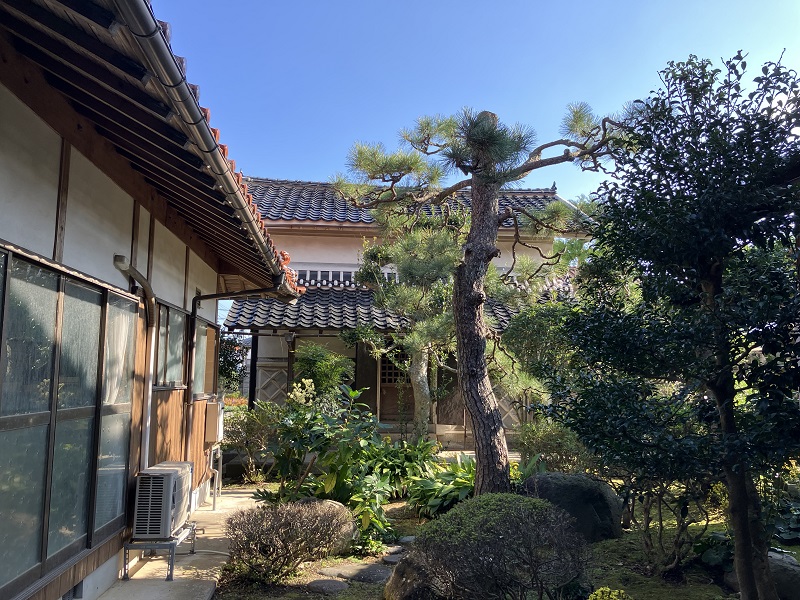 1930s wood house, 11-min walk to station, Tottori
