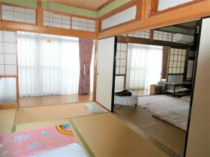1970s wood house, 17-min walk to station, Shimane