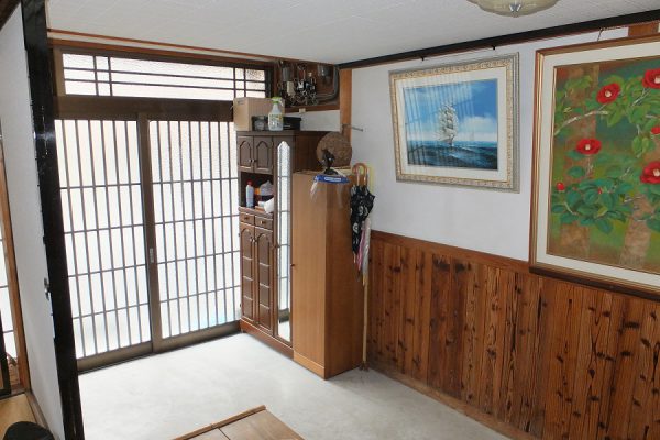 1930s wood house with outbuildings in Shimane