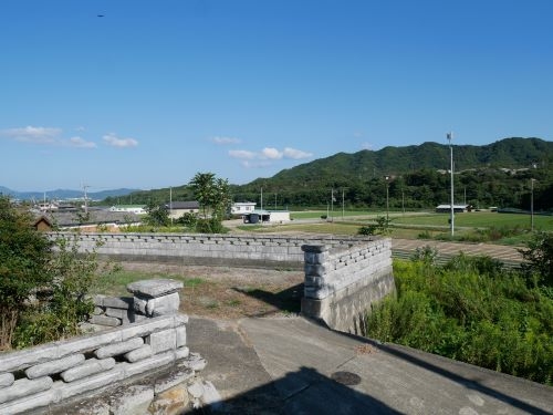 1970s wood house on a large plot in Hyogo
