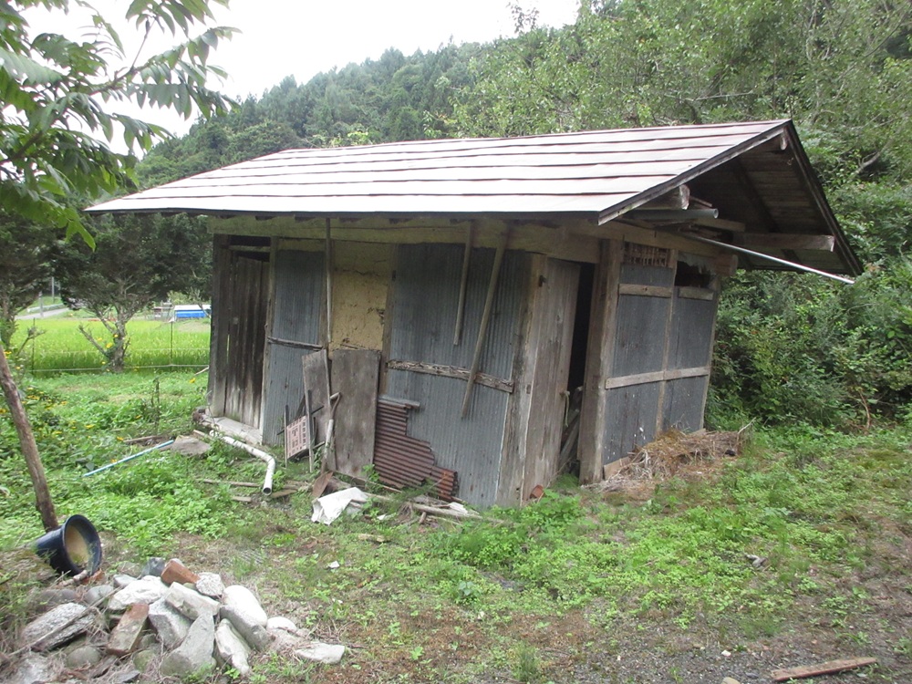 1980s wood house, 12-min walk to station, Iwate