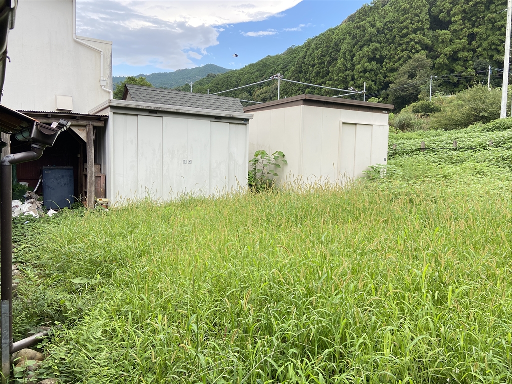 1970s wood house, 15-min walk to station, Mie