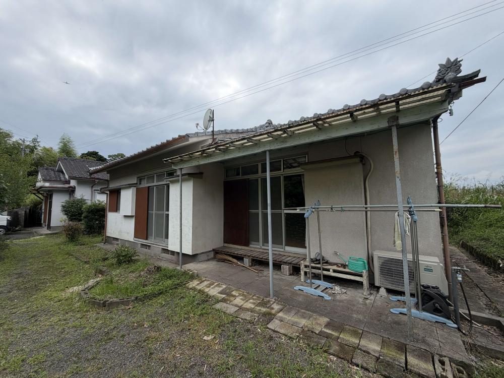 1970s wood house with outbuildings in Kanoya, Kagoshima