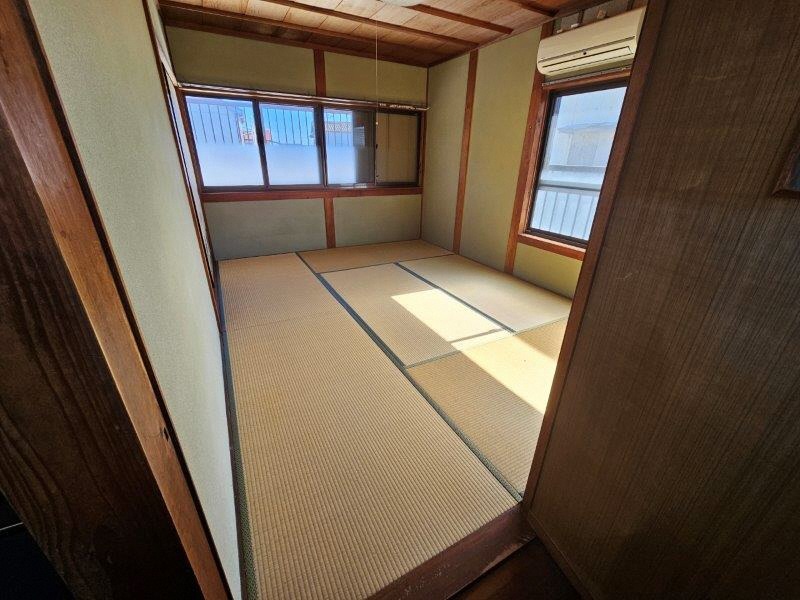 1960s wood house in Kochi