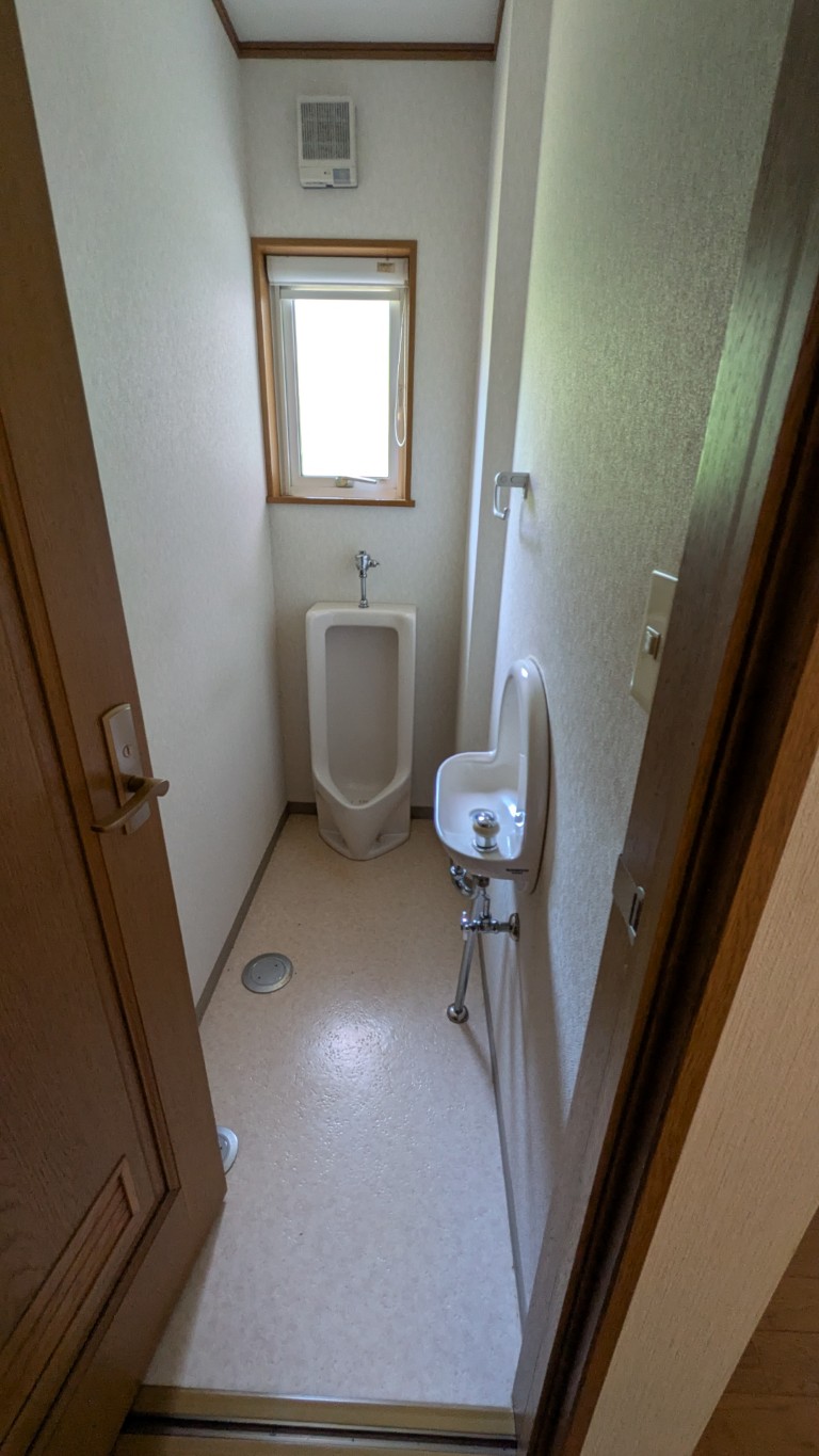 2000s wood house in Gifu