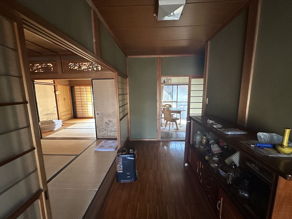 1980s wood house, 8-min walk to station, Gifu