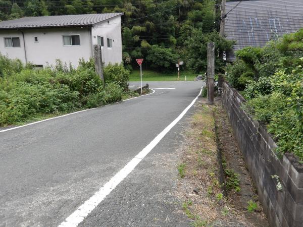 1970s wood house, 6-min walk to station, Ehime