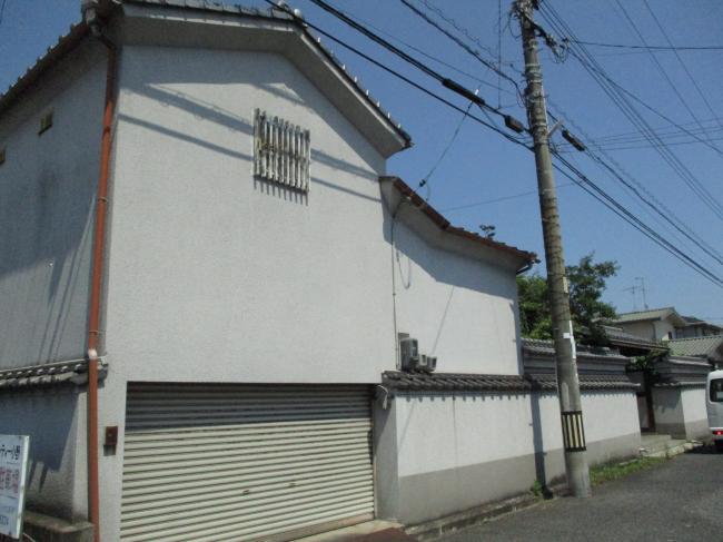 1970s wood house, 17-min walk to station, Okayama