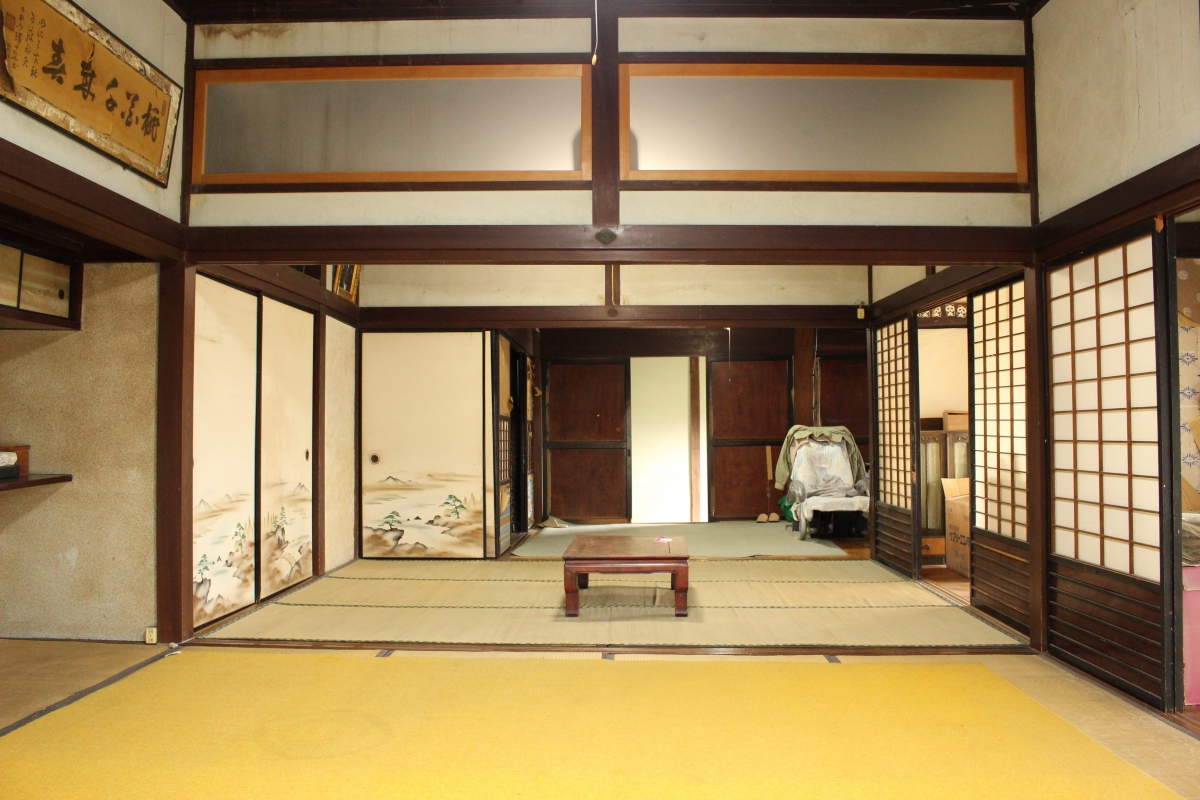 1860s wood house, 17-min walk to station, Ehime