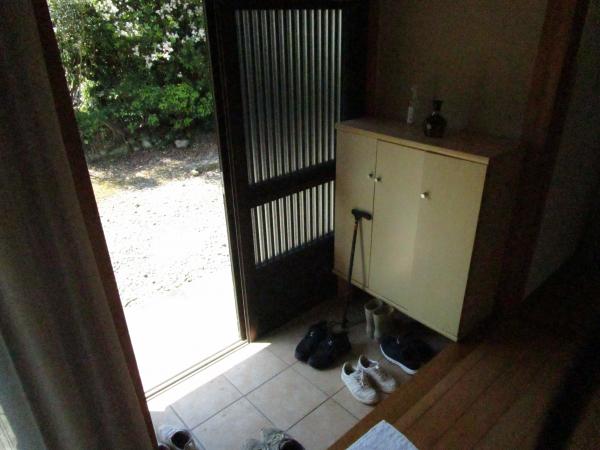 2000s wood house with storehouses in Oita