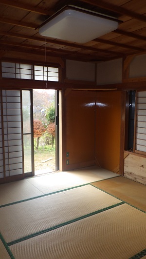 1990s wood house on a large plot in Tochigi