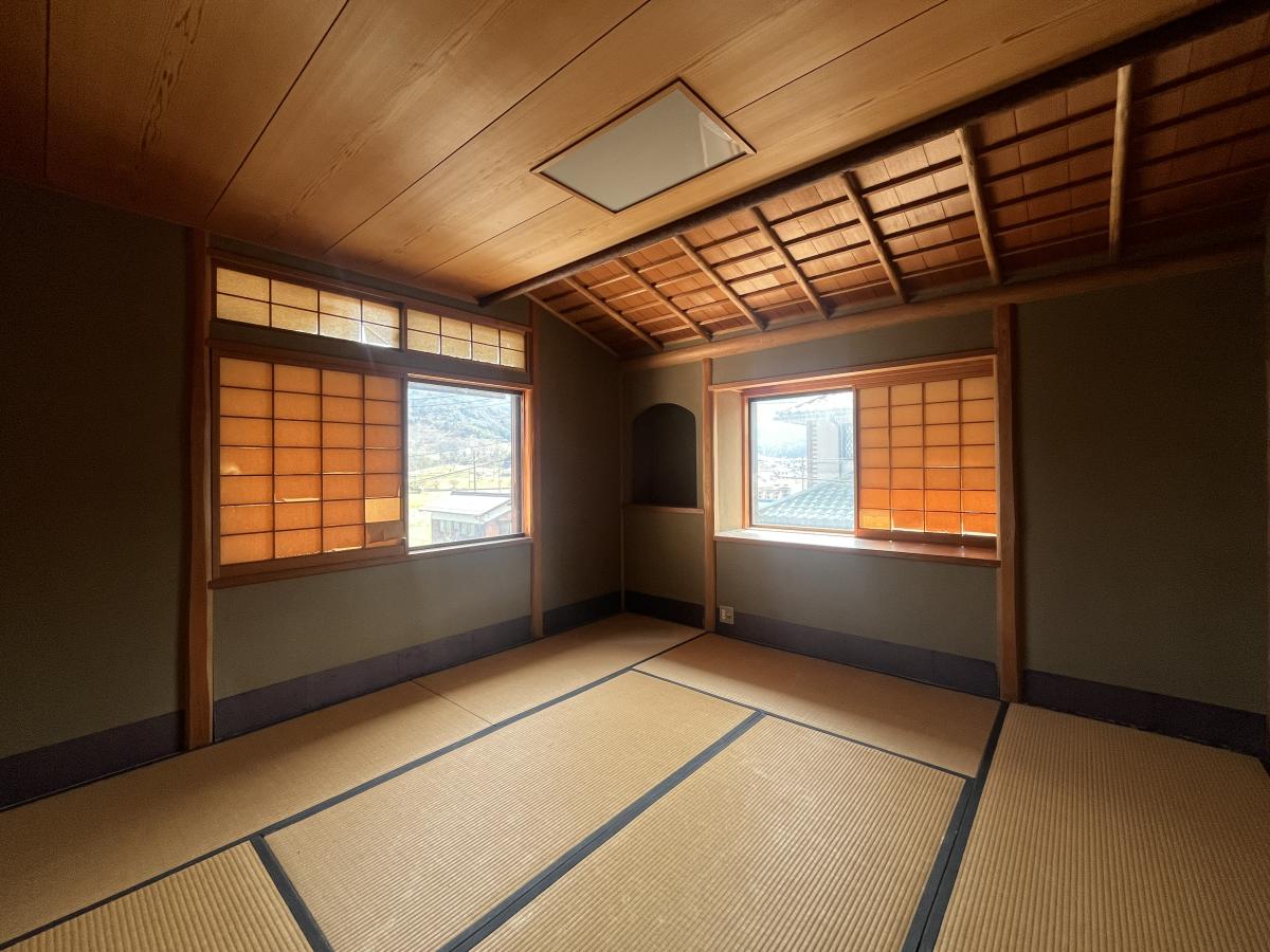 1970s wood house in Miyazu, Kyoto