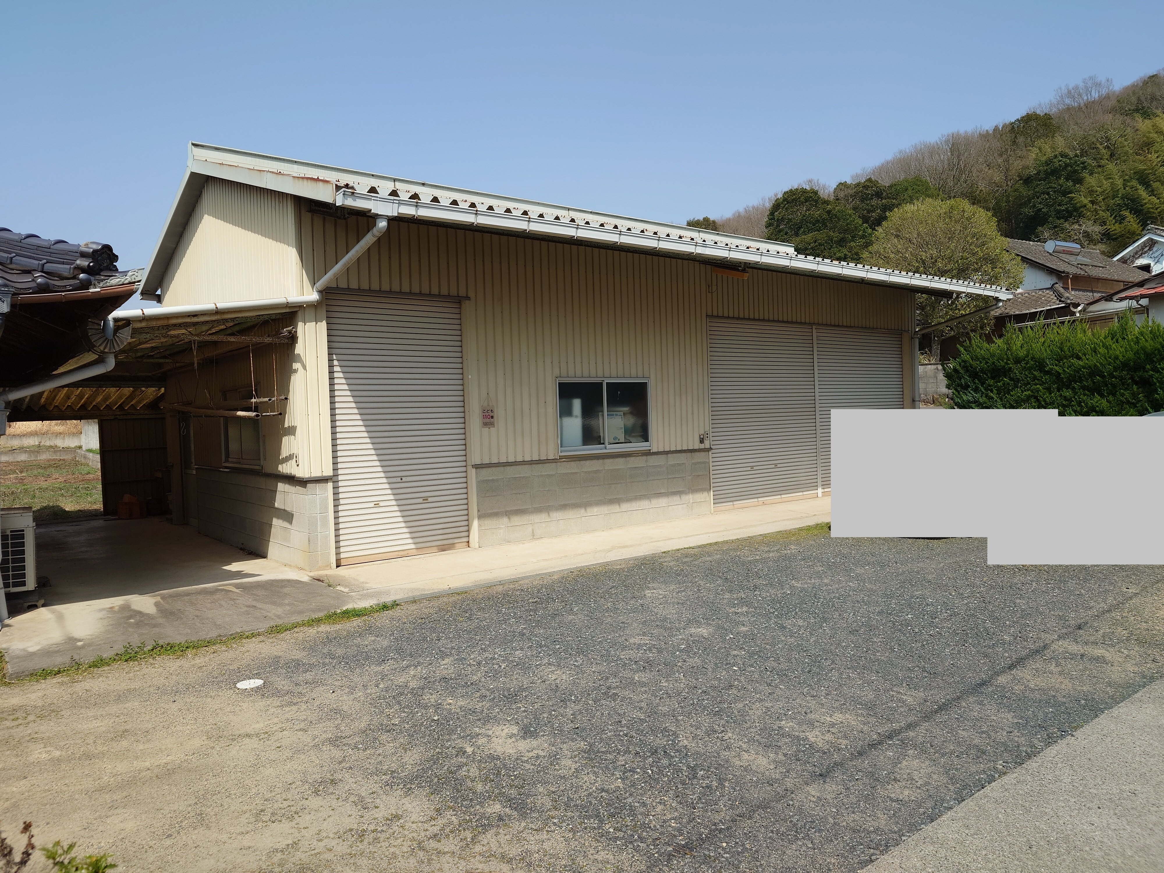 Wood house on a large plot in Okayama