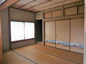 1960s wood house, 8-min walk to station, Shimane