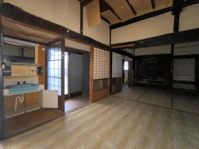 Wood house on a large plot in Hyogo