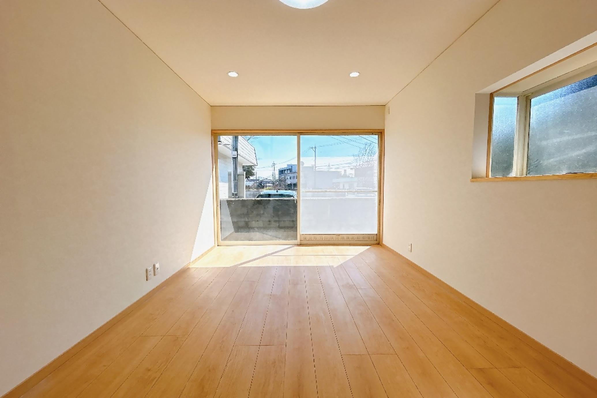 1990s wood house, 7-min walk to station, Fukui