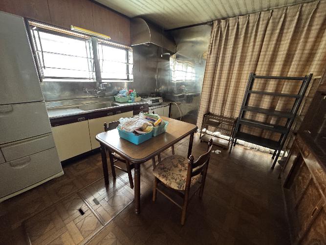 1970s wood house, 11-min walk to station, Tokamachi, Niigata