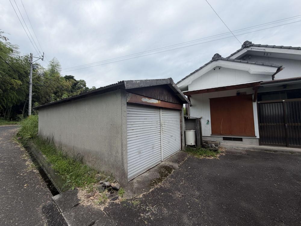 1970s wood house with outbuildings in Kanoya, Kagoshima