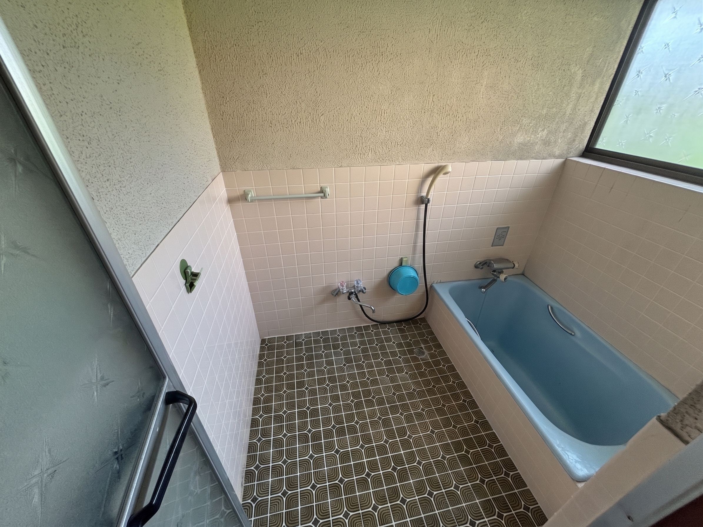 1980s wood house, 19-min walk to station, Fukui