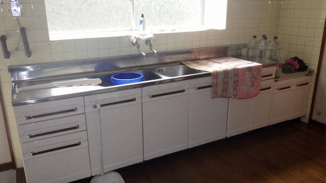 1970s wood house, 9-min walk to station, Nagasaki