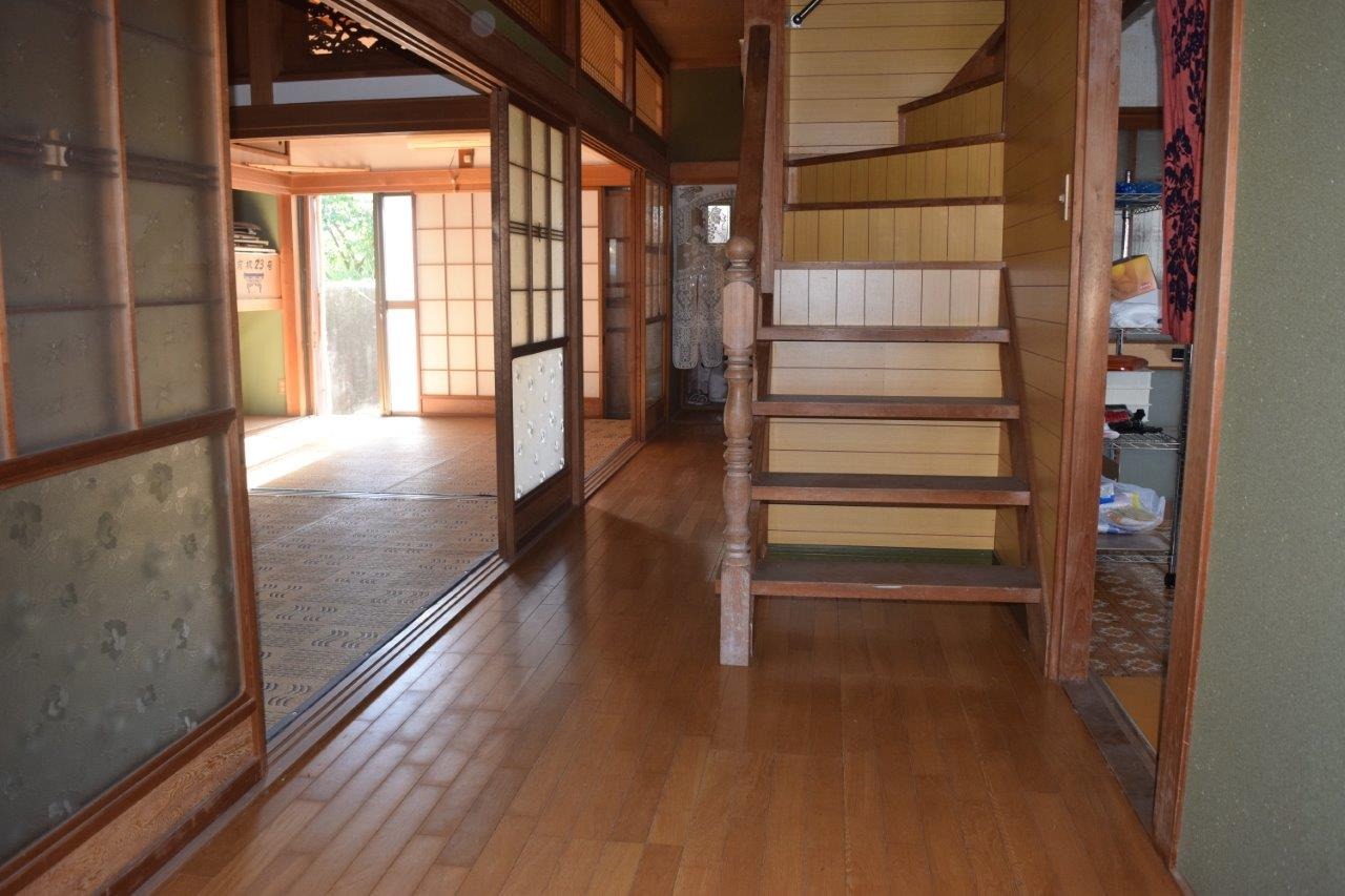 1980s wood house in Kochi