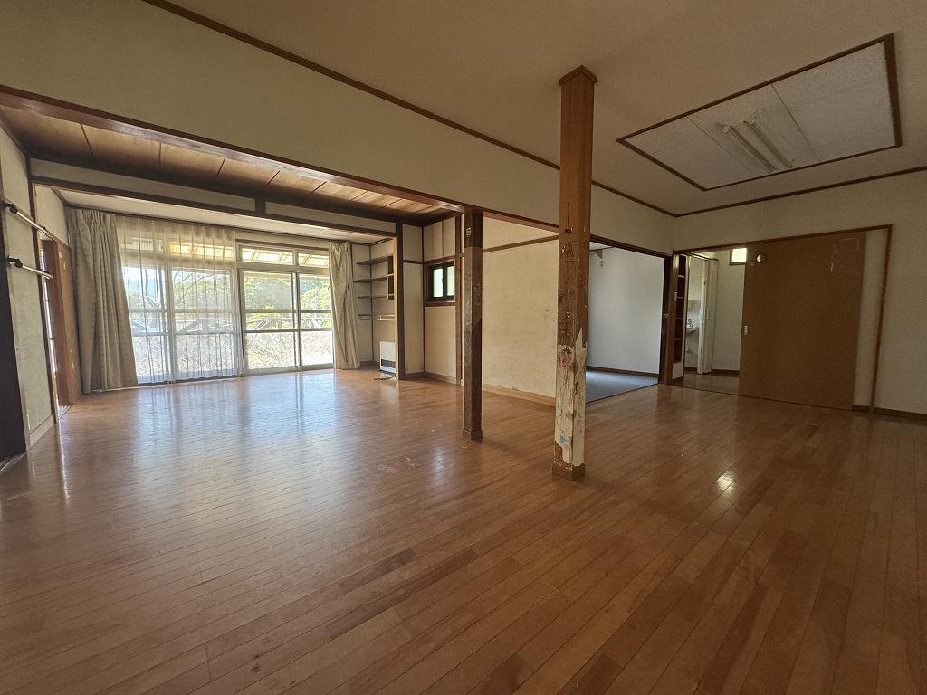1960s wood house, 11-min walk to station, Nagano