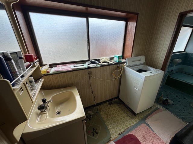 1980s wood house on a large plot in Yamanashi